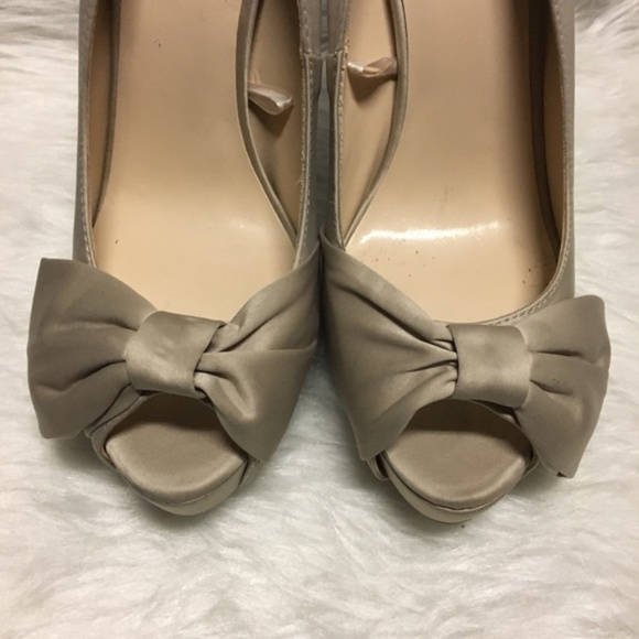 Guess peep toe heels with bow champagne color - Picture 3 of 8